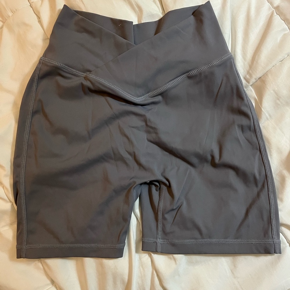 Yeoreo Women's Gray Athletic Shorts